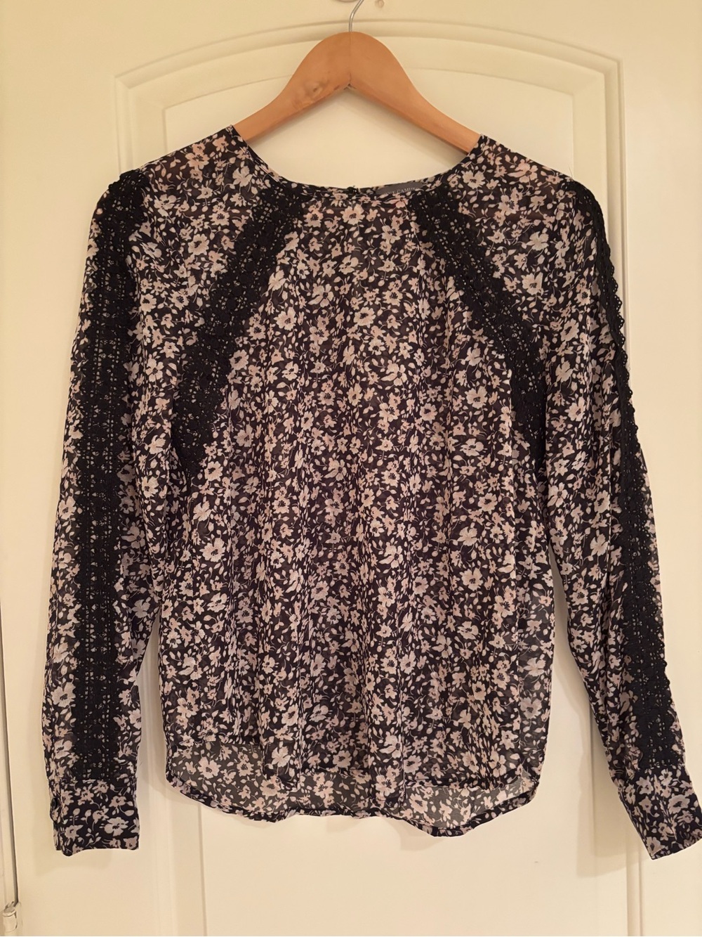Vince Camuto Black Blush Ditsy Floral Lace Trim Semi Sheer Blouse Size XS